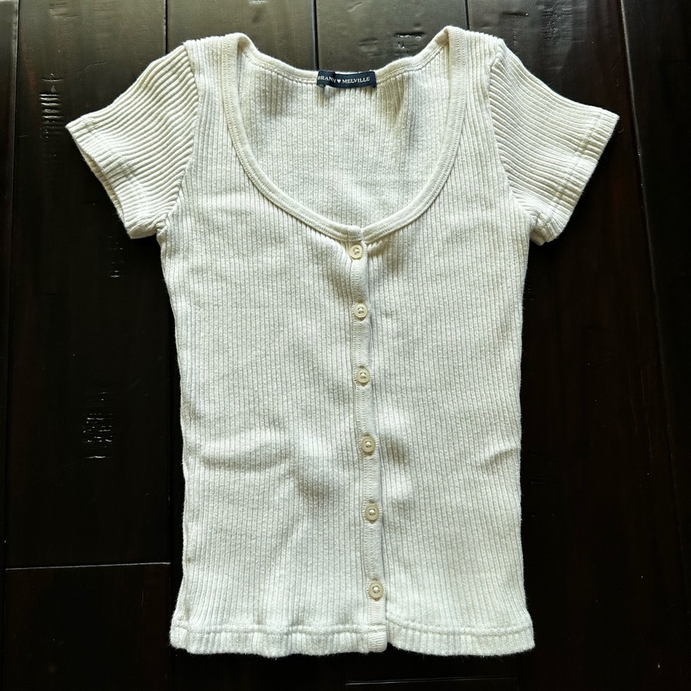 Brandy Melville Zelly Top